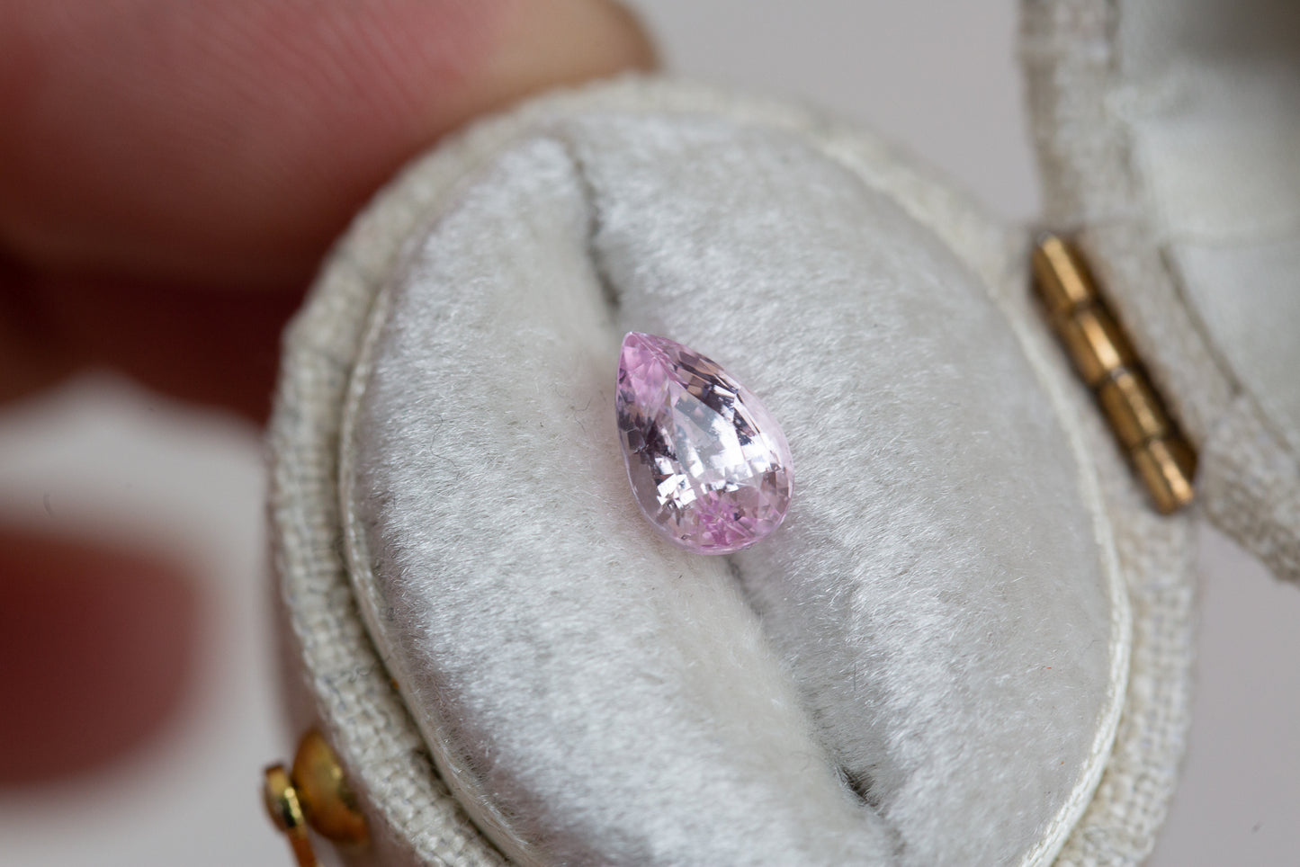 1.34ct pear light pink sapphire