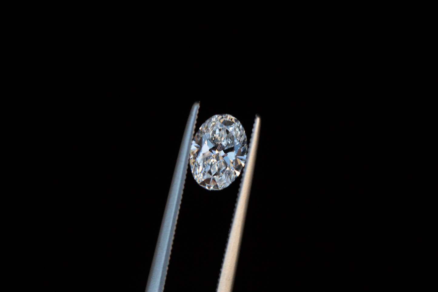 Load image into Gallery viewer, .93ct oval lab grown diamond
