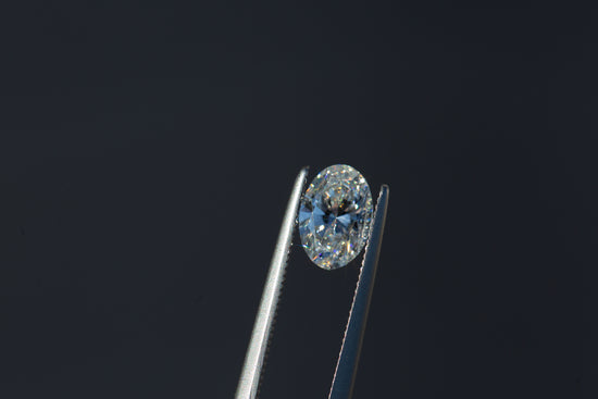 Load image into Gallery viewer, .83ct oval lab grown diamond
