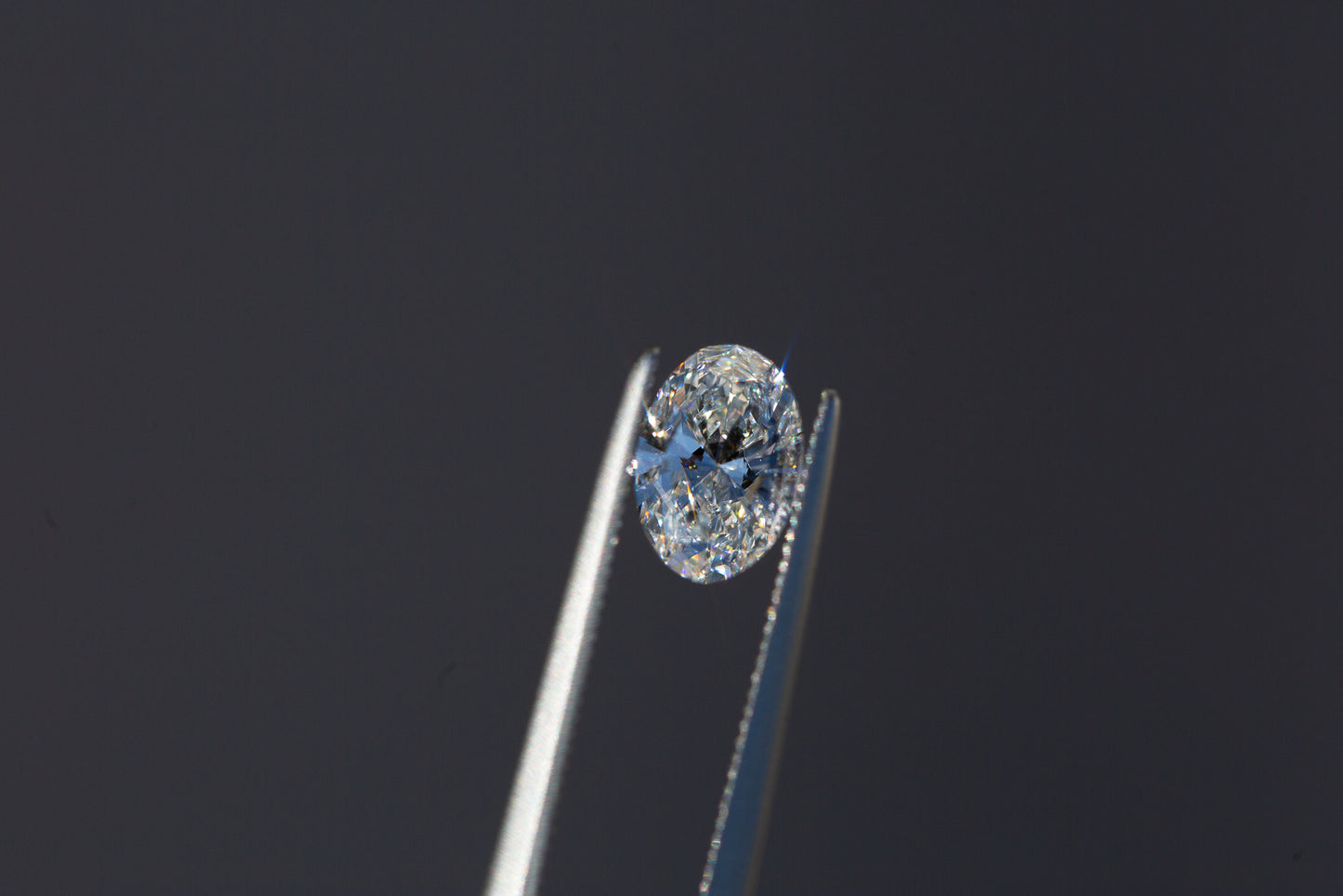 Load image into Gallery viewer, .83ct oval lab grown diamond
