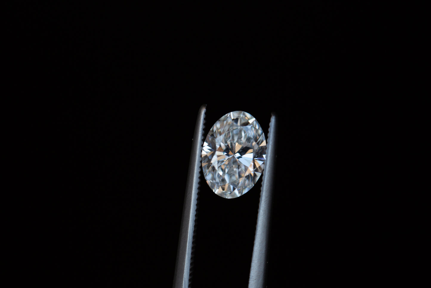 Load image into Gallery viewer, 1.11ct oval lab grown diamond
