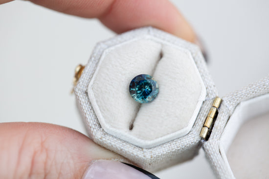 Load image into Gallery viewer, 1.41ct round blue green sapphire
