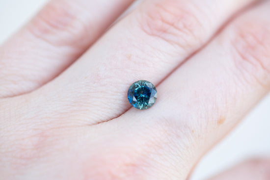 Load image into Gallery viewer, 1.41ct round blue green sapphire
