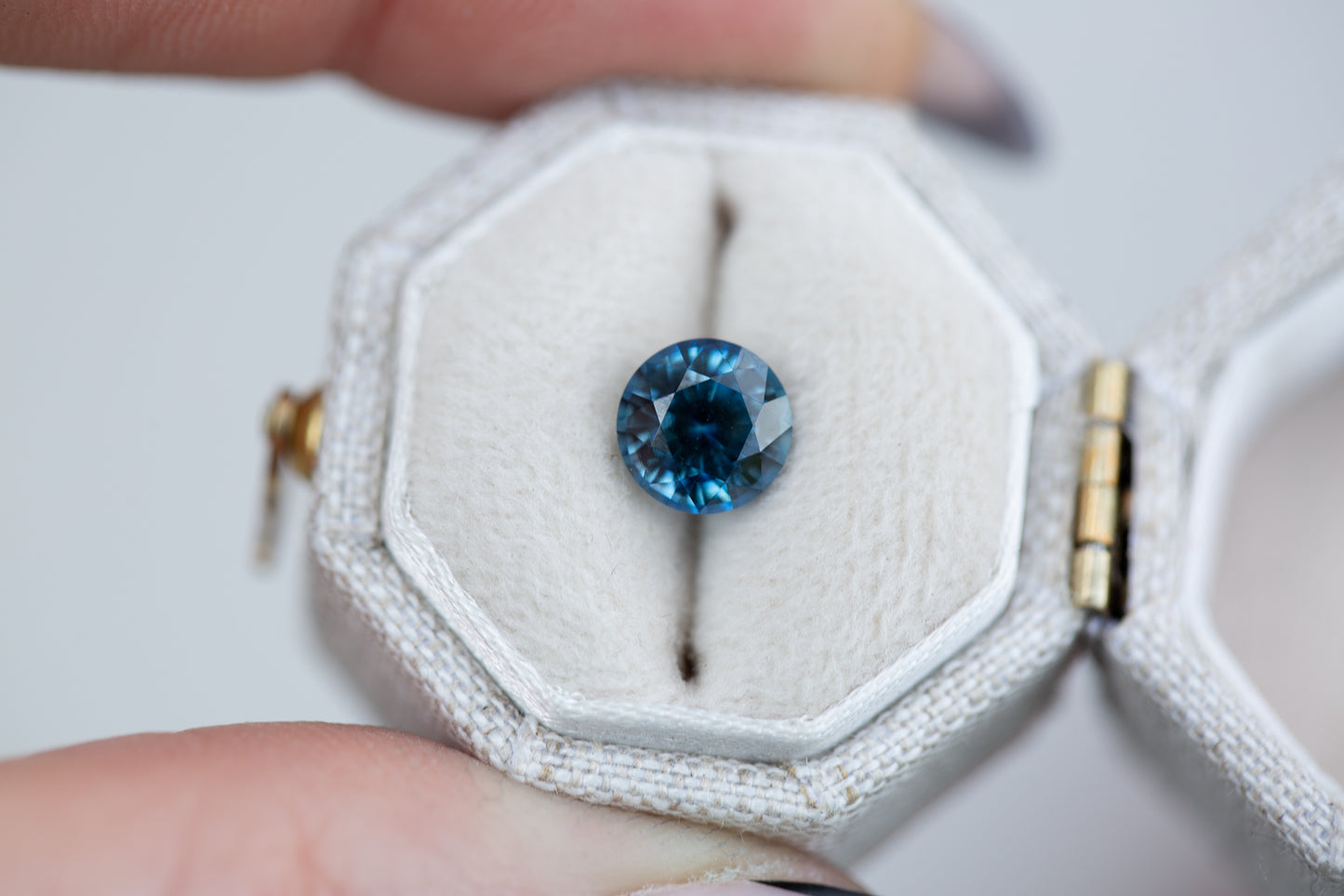 1.71ct round blue sapphire