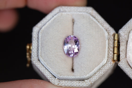 Load image into Gallery viewer, 1.5ct oval pink sapphire
