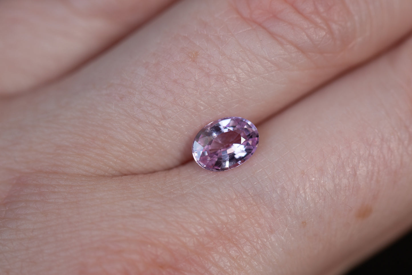 Load image into Gallery viewer, 1.5ct oval pink sapphire
