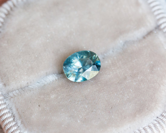 Load image into Gallery viewer, 1.47ct oval blue teal sapphire

