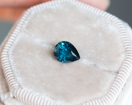 Load image into Gallery viewer, 1.91ct pear blue green sapphire

