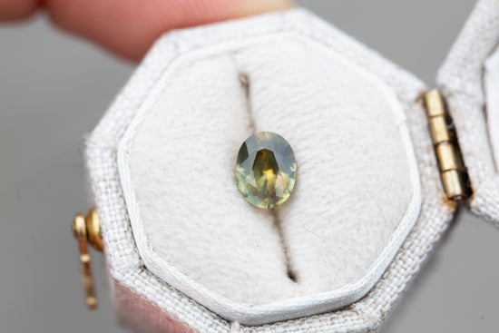 1ct oval unique grey green yellow sapphire