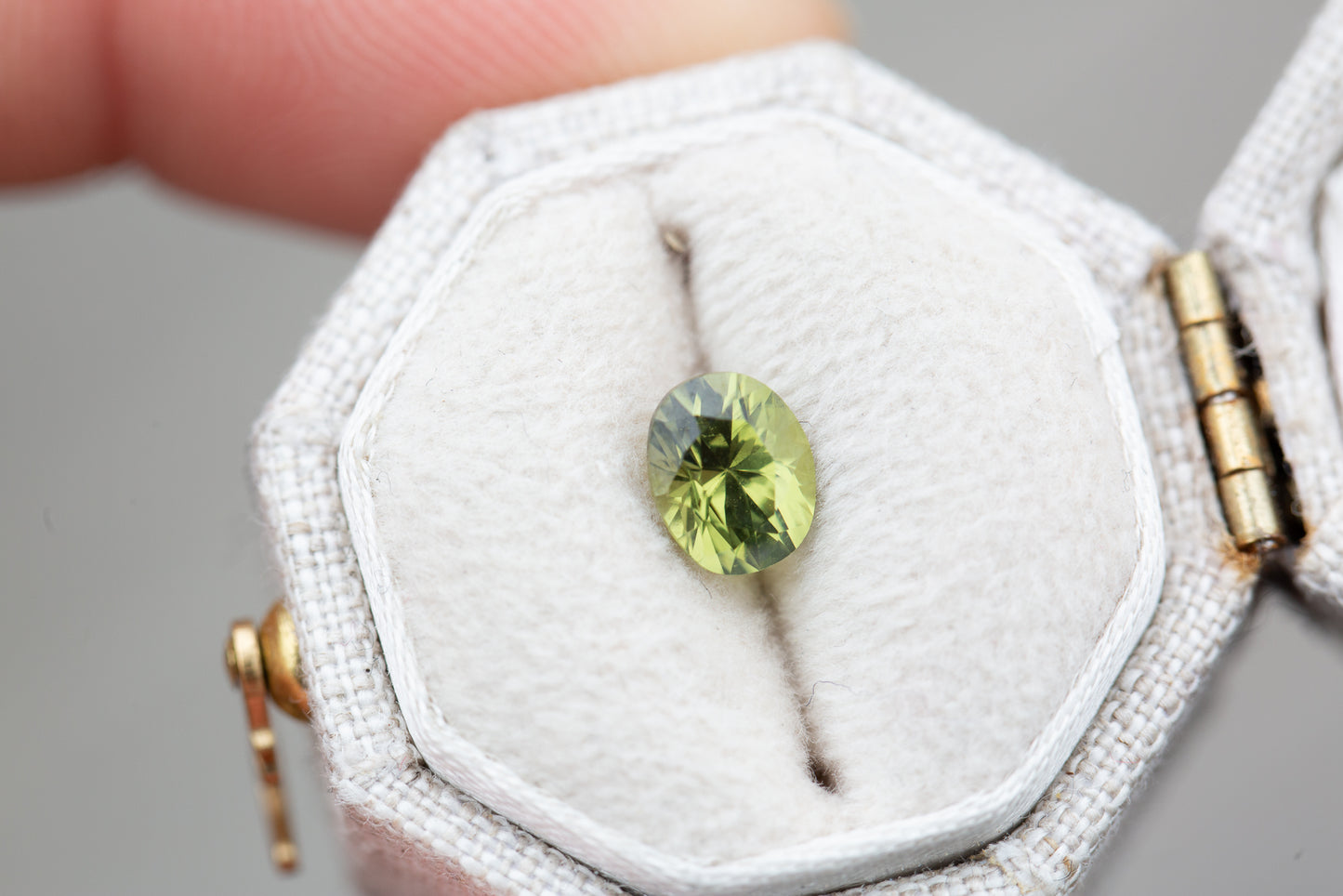 1.14ct oval medium green sapphire
