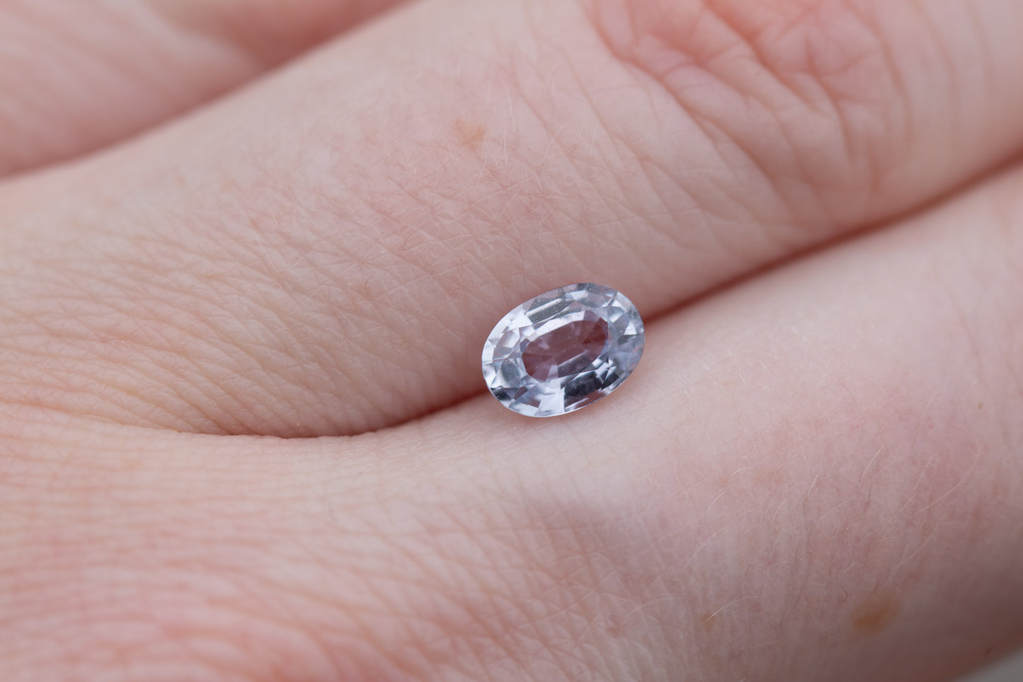 Load image into Gallery viewer, 1.03ct oval light blue sapphire
