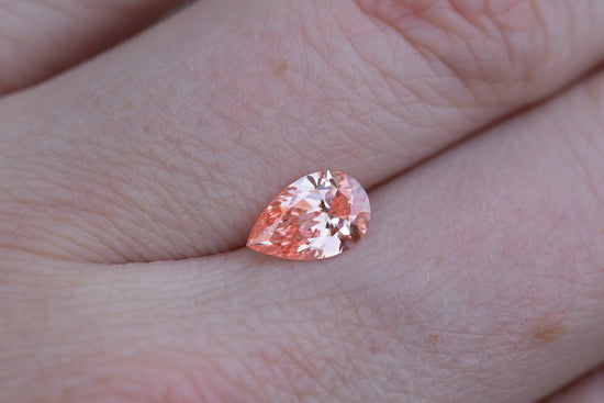 Load image into Gallery viewer, 1.03ct pear fancy vivid pink lab diamond
