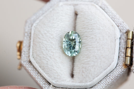 Load image into Gallery viewer, 1.41ct oval seafoam mint green sapphire- Starbrite cut by John Dyer
