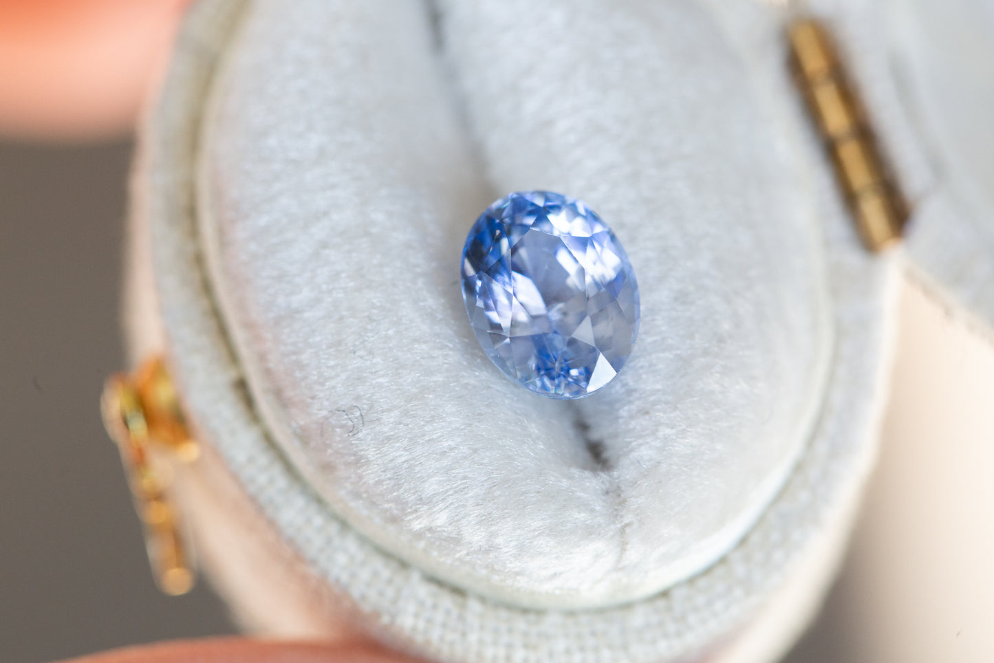 Load image into Gallery viewer, 2.28ct oval blue sapphire
