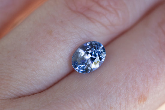 Load image into Gallery viewer, 2.28ct oval blue sapphire
