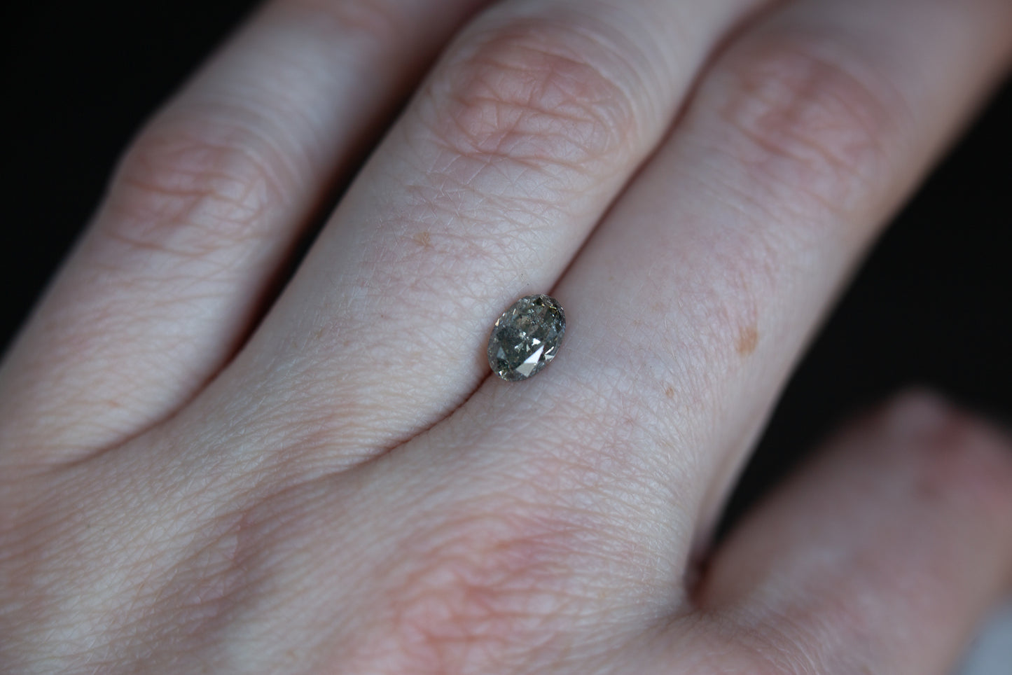 Load image into Gallery viewer, .94ct oval salt and pepper diamond
