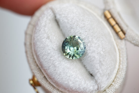 Load image into Gallery viewer, 1.46ct round teal sapphire
