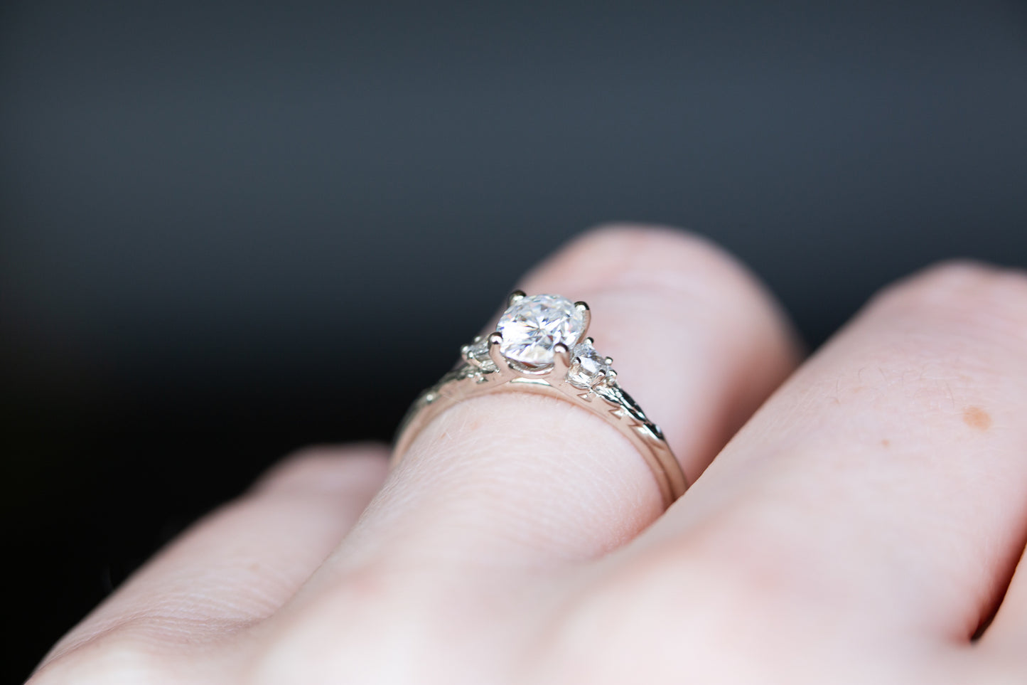 Load image into Gallery viewer, The aspen setting with white moissanite
