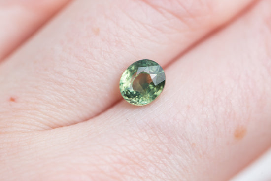Load image into Gallery viewer, 2.03ct oval green sapphire
