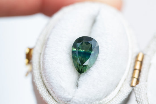 Load image into Gallery viewer, 2.52ct pear green sapphire
