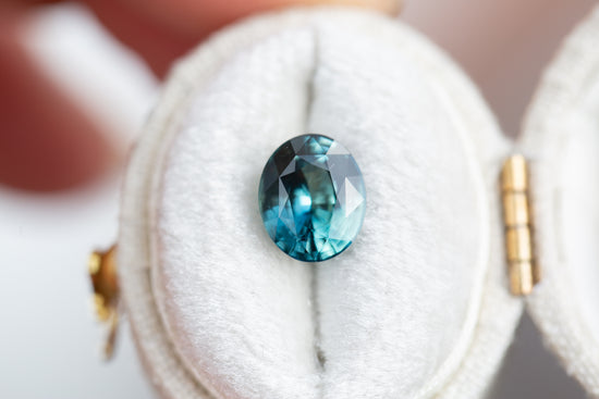 Load image into Gallery viewer, 2.56ct oval teal blue sapphire
