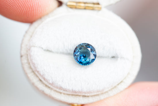 Load image into Gallery viewer, 1.22ct round blue teal sapphire
