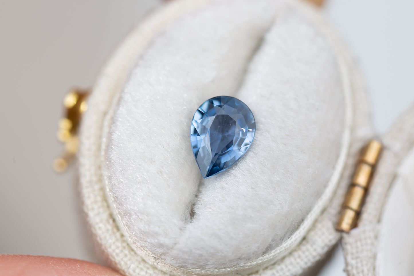 Load image into Gallery viewer, 1.26ct pear medium blue sapphire
