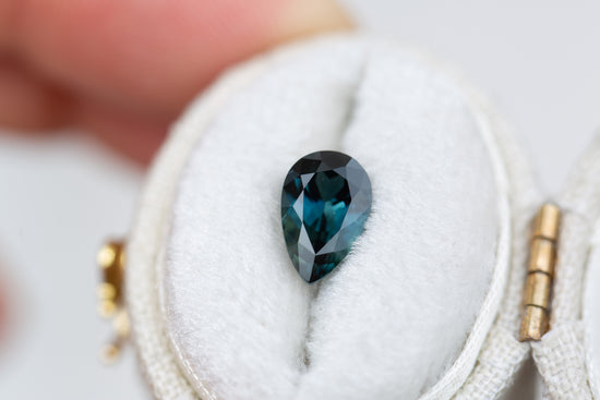 Load image into Gallery viewer, 1.81ct pear deep blue green sapphire
