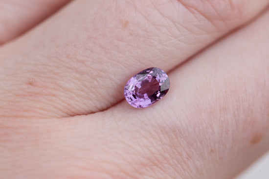 Load image into Gallery viewer, 1.12ct oval purple saphire
