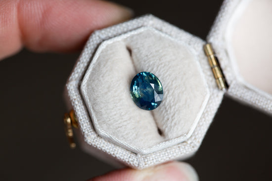 Load image into Gallery viewer, 1.99ct oval blue green sapphire
