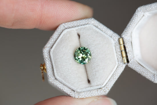 Load image into Gallery viewer, 1.35ct round green sapphire
