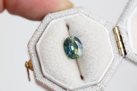 Load image into Gallery viewer, 1.43ct oval blue green sapphire
