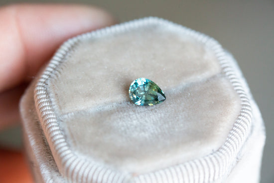 Load image into Gallery viewer, 1.05ct pear blue green sapphire
