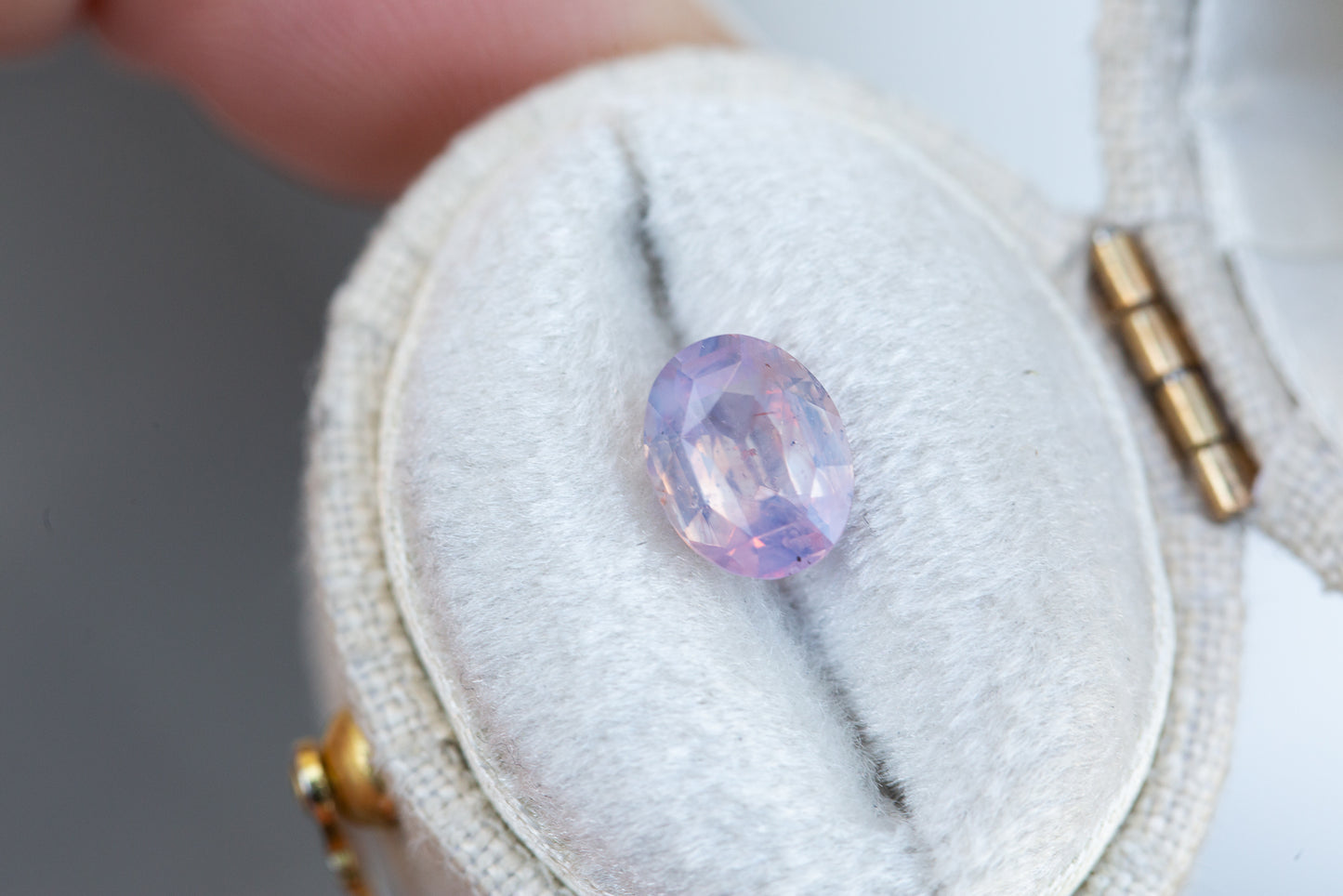 1.57ct oval opalescent pinky lavender sapphire