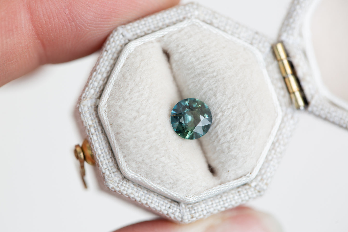 Load image into Gallery viewer, .88ct round blue green sapphire
