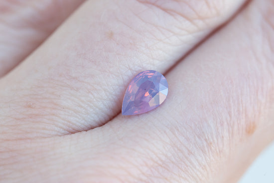 Load image into Gallery viewer, 1.52ct pear opalescent purple pink sapphire
