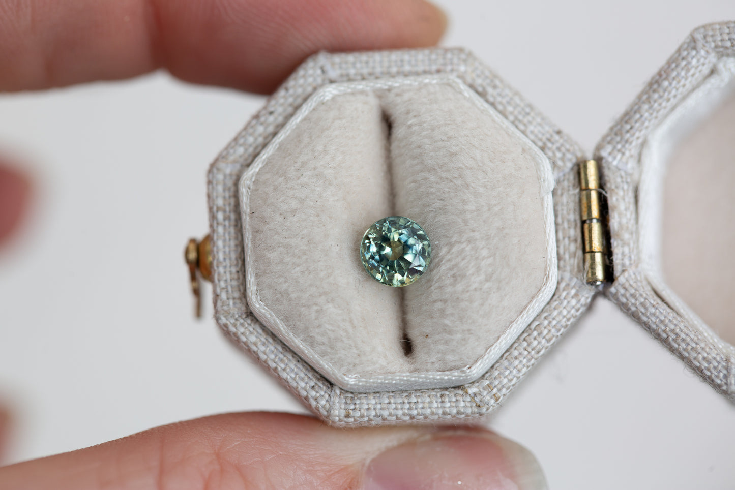 1.02ct round green teal sapphire