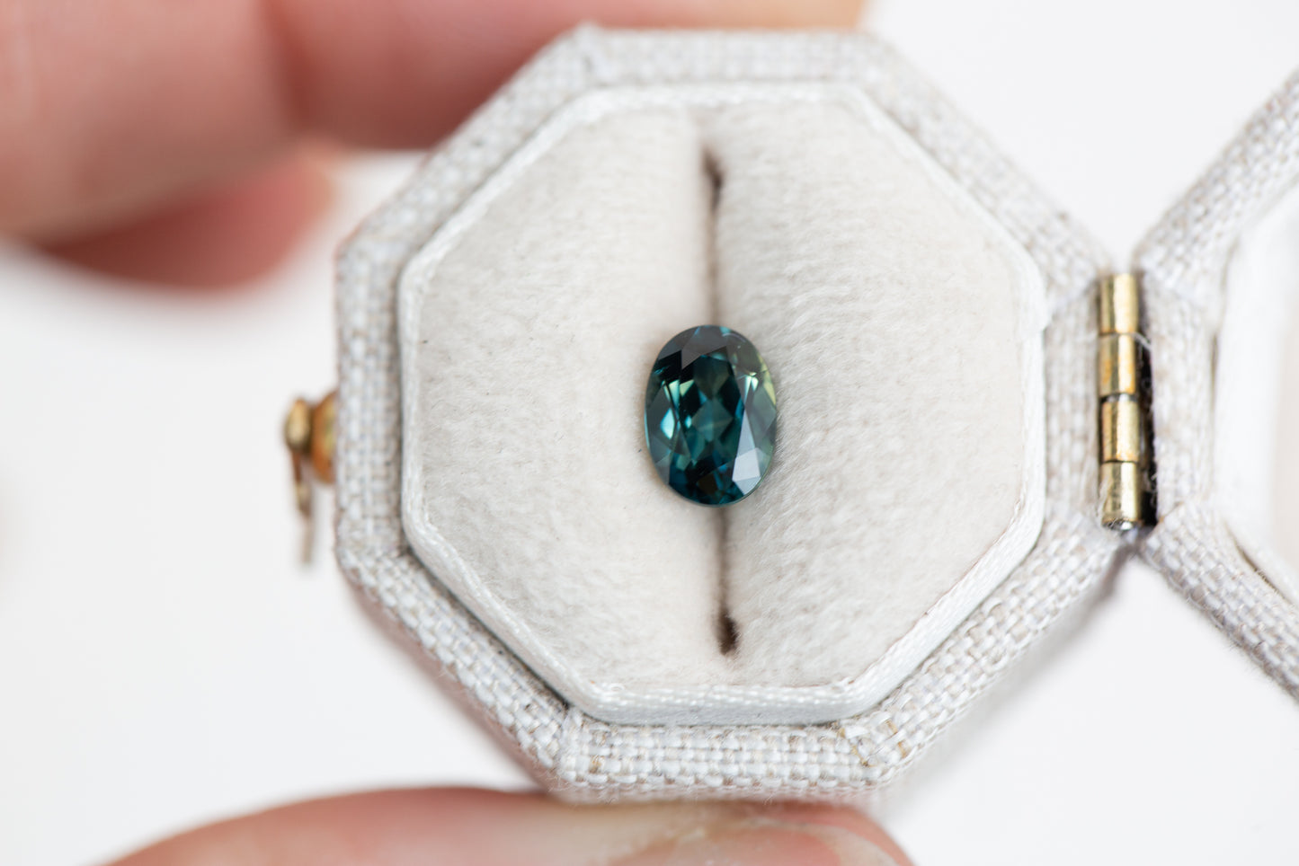 Load image into Gallery viewer, 1.1ct oval teal green sapphire
