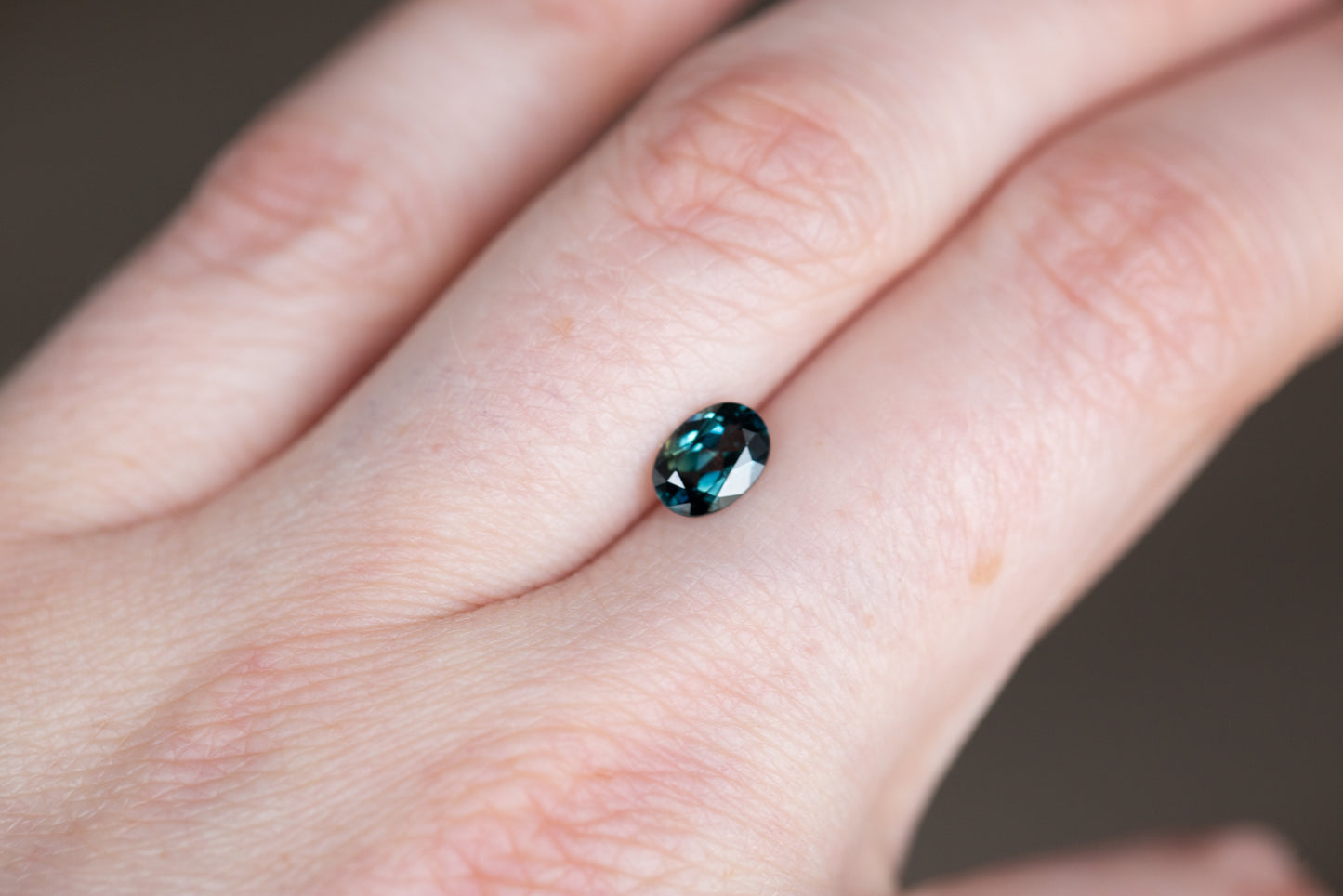 Load image into Gallery viewer, 1.1ct oval teal green sapphire
