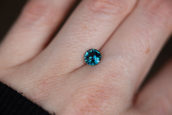 1.33ct round blue green sapphire