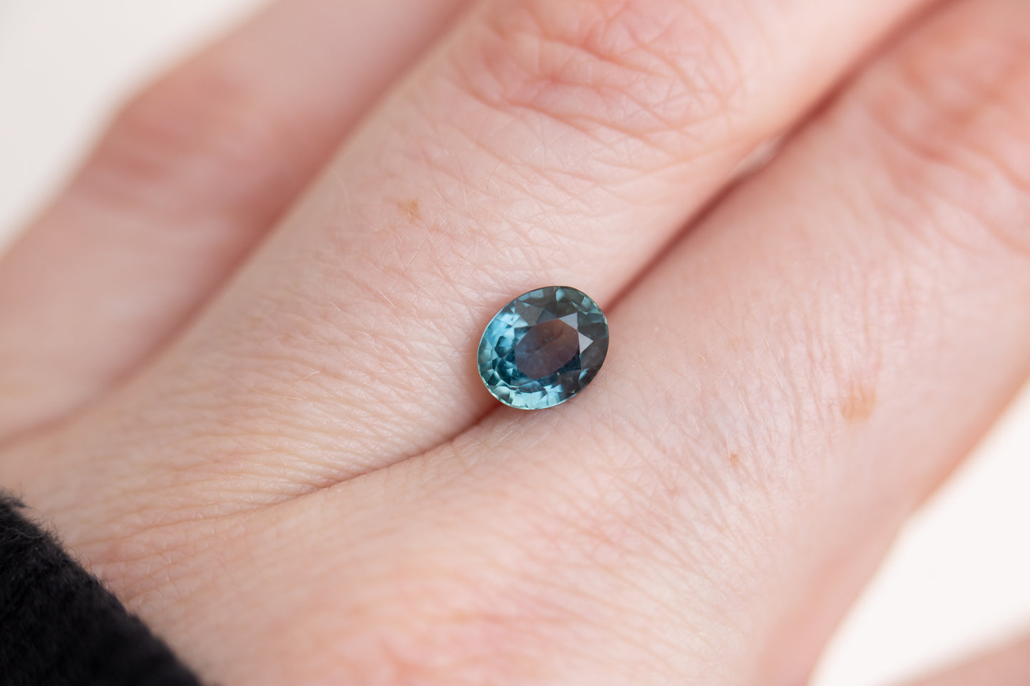 1.49ct oval medium blue/teal sapphire