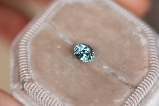 Load image into Gallery viewer, 1.08ct oval teal sapphire
