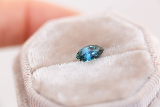 Load image into Gallery viewer, 1.06ct marquise blue green sapphire
