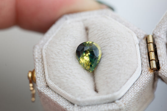 Load image into Gallery viewer, 1.89ct pear yellow green parti sapphire
