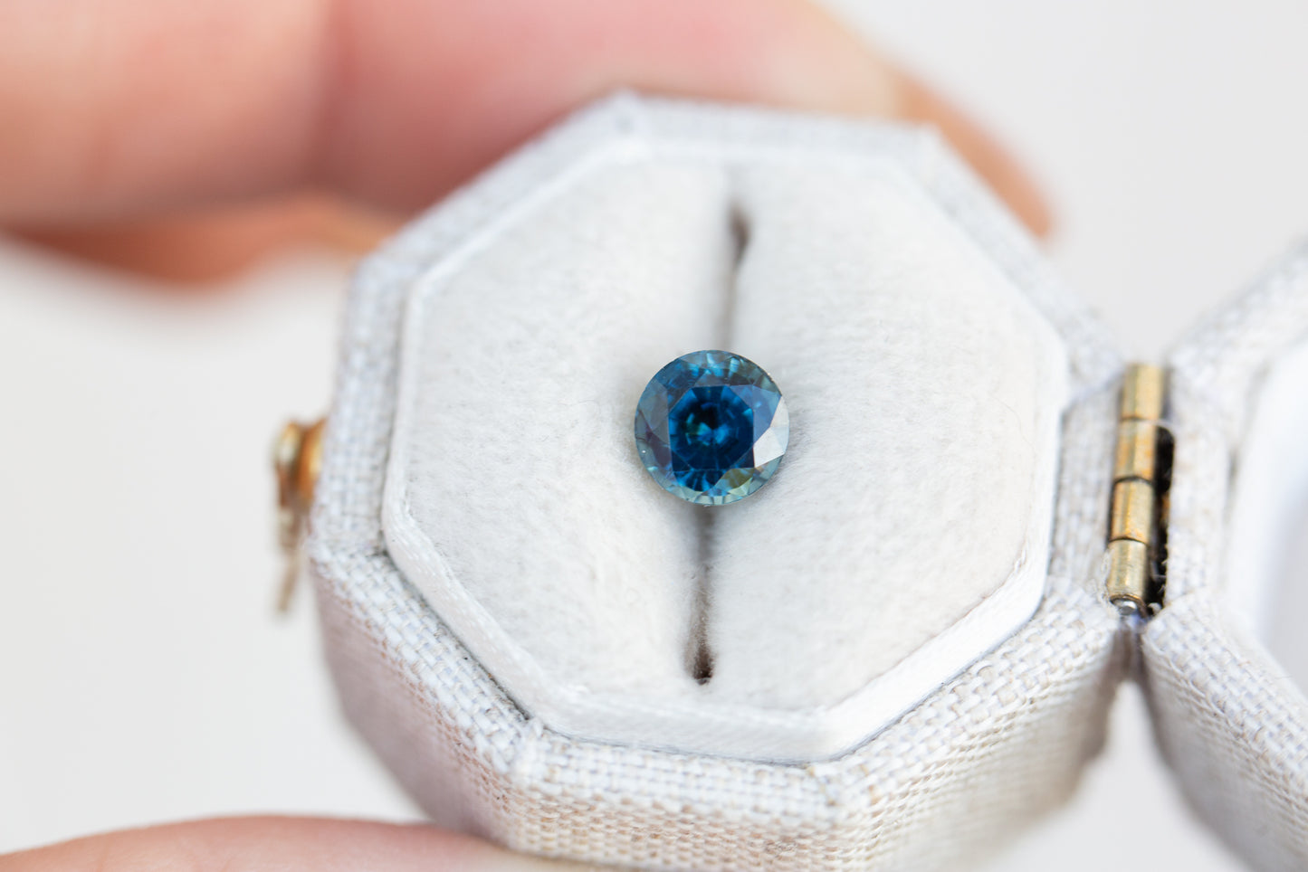 1.18ct round blue green sapphire