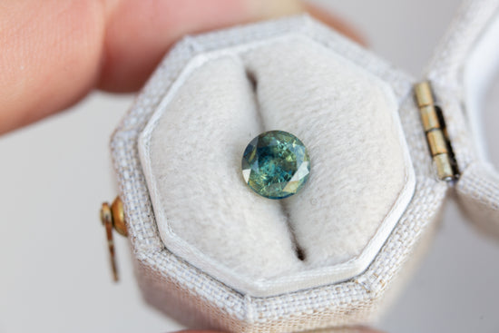 Load image into Gallery viewer, 1.4ct round green blue sapphire
