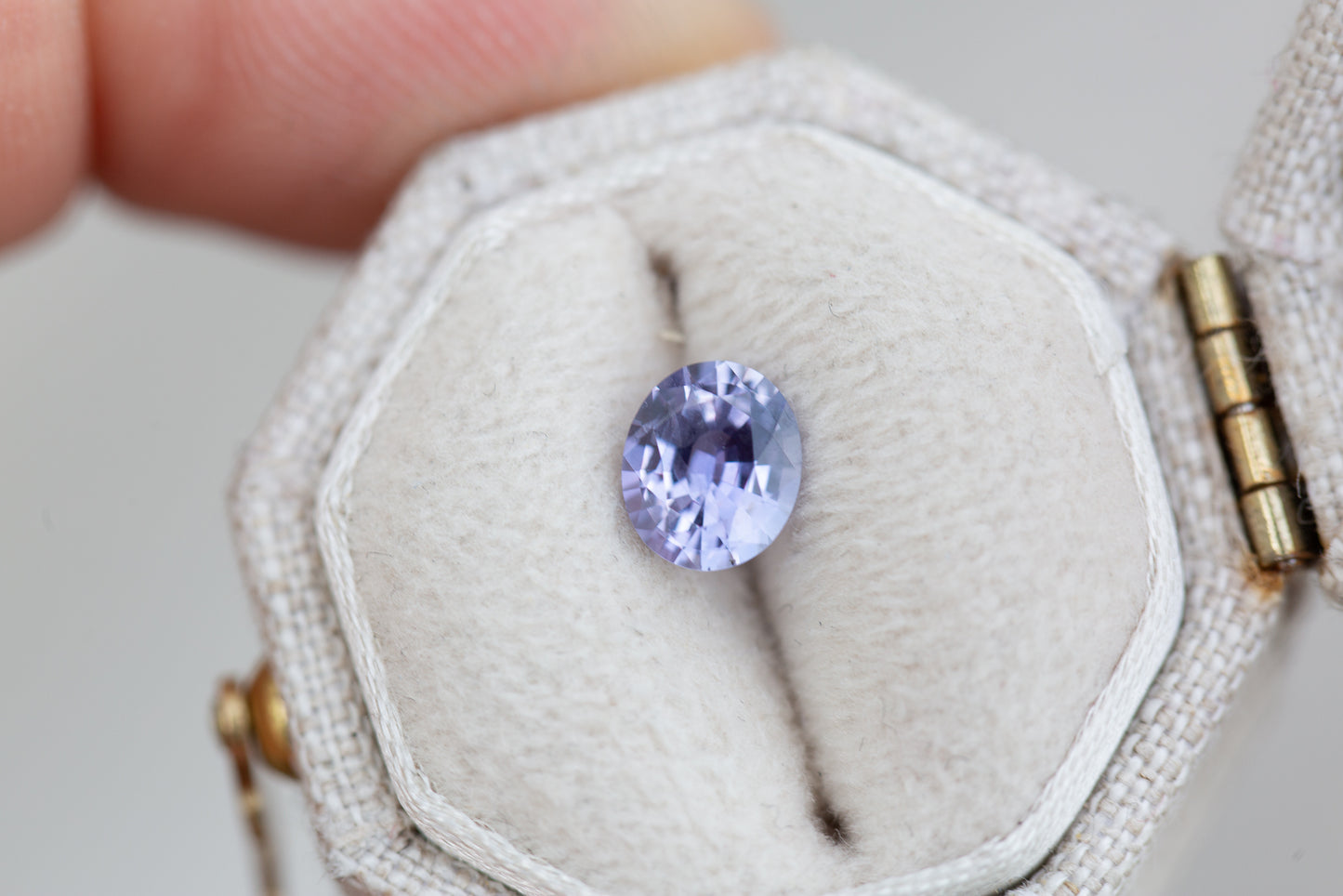 Load image into Gallery viewer, .9ct oval violet lavender sapphire
