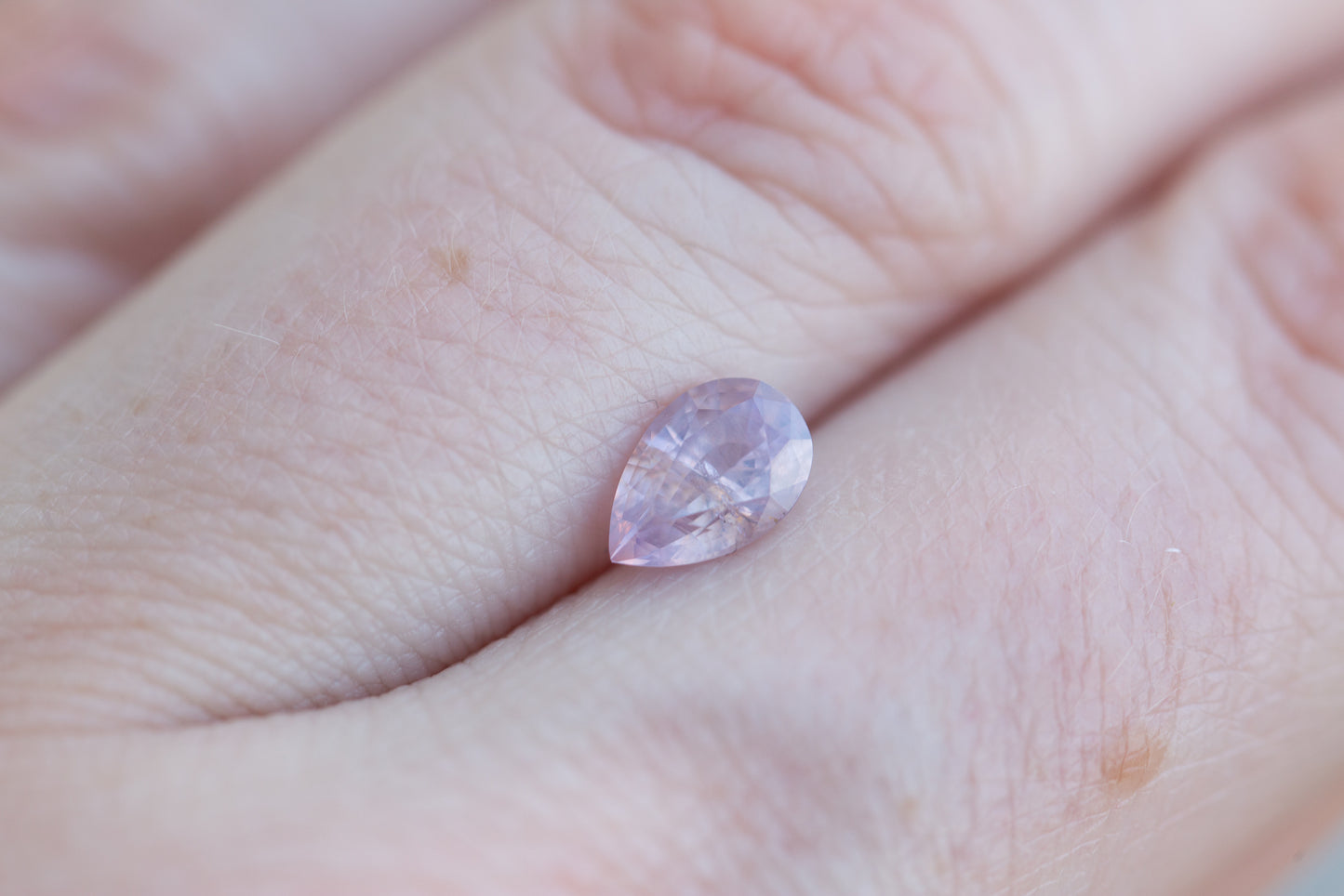 Load image into Gallery viewer, .97ct pear opalescent pink purple sapphire
