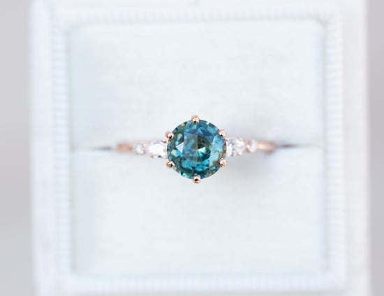 Five stone setting with pear side stones (setting only)