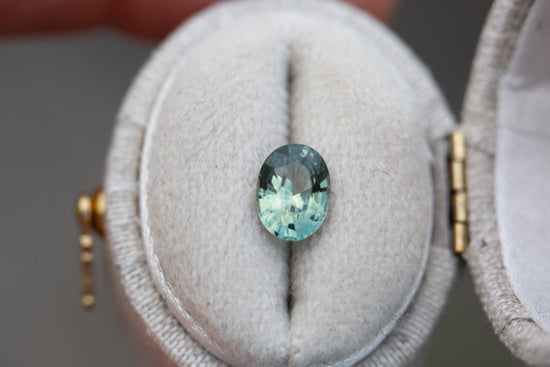 Load image into Gallery viewer, 1.31 oval teal sapphire
